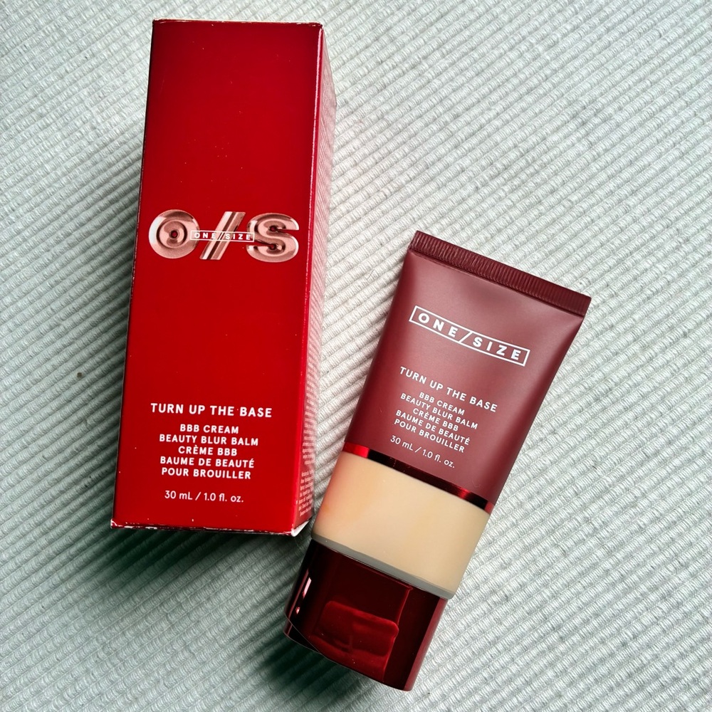 ONE/SIZE TURN UP THE BASE
BLURRING FOUNDATION - fair3